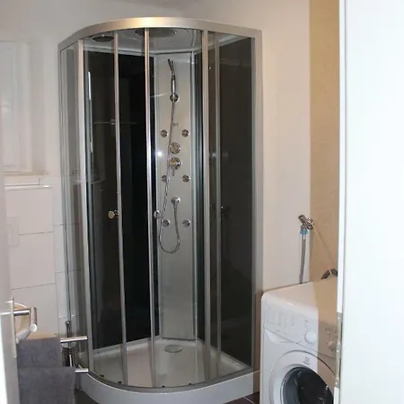 Gut Gelegenes Mit Wifi, Parkplatz, Wama, Trockner Usw. * Kaiserslautern